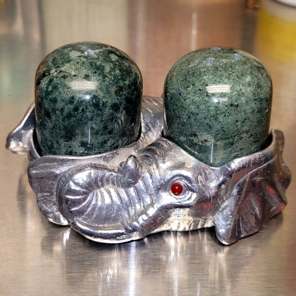 Arthur Court Vintage Elephant Salt & Pepper Shakers Aluminum Green Marble 1994 - Picture 1 of 13